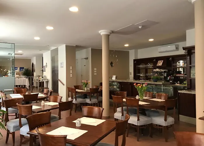 Azur Hotel