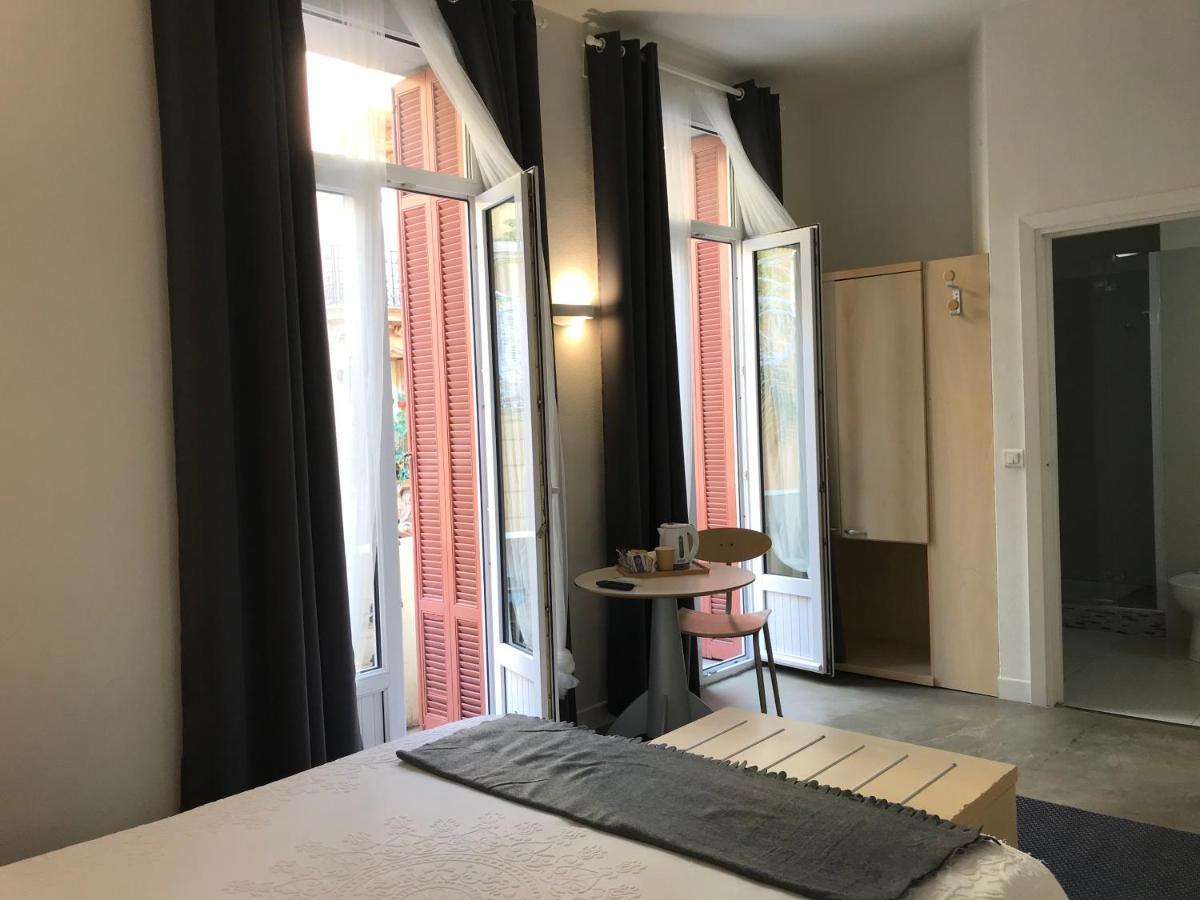 Azur Hotel 3*